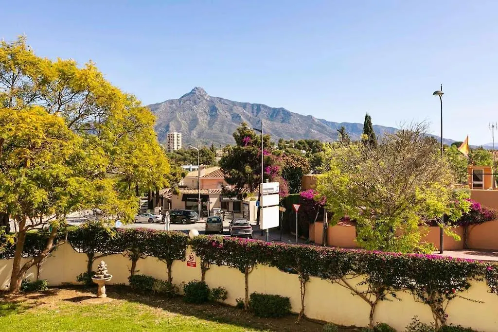 Spacious Duplex Steps To Puerto Banus Марбелья Апартаменты