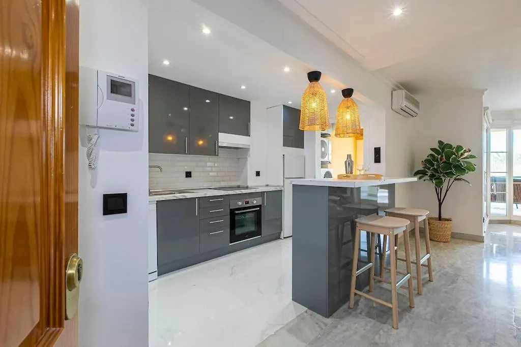 Spacious Duplex Steps To Puerto Banus Марбелья Испания