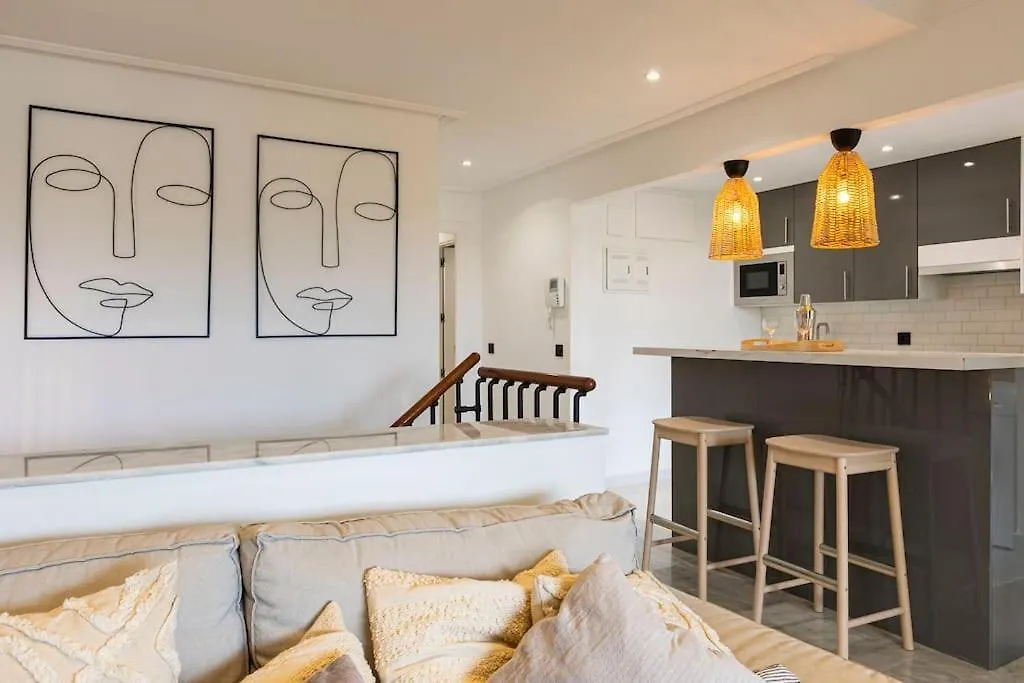 Apartment Spacious Duplex Steps To Puerto Banus Marbella